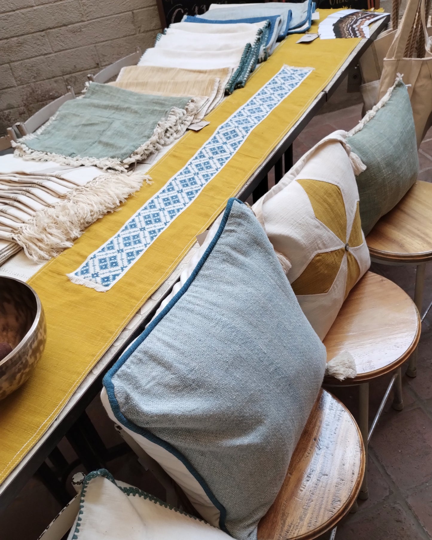 Table/Bed Runner (Pelicon x Indigo) - Handcrafted Cotton – Artisan-Woven on Pedal Loom in Oaxaca