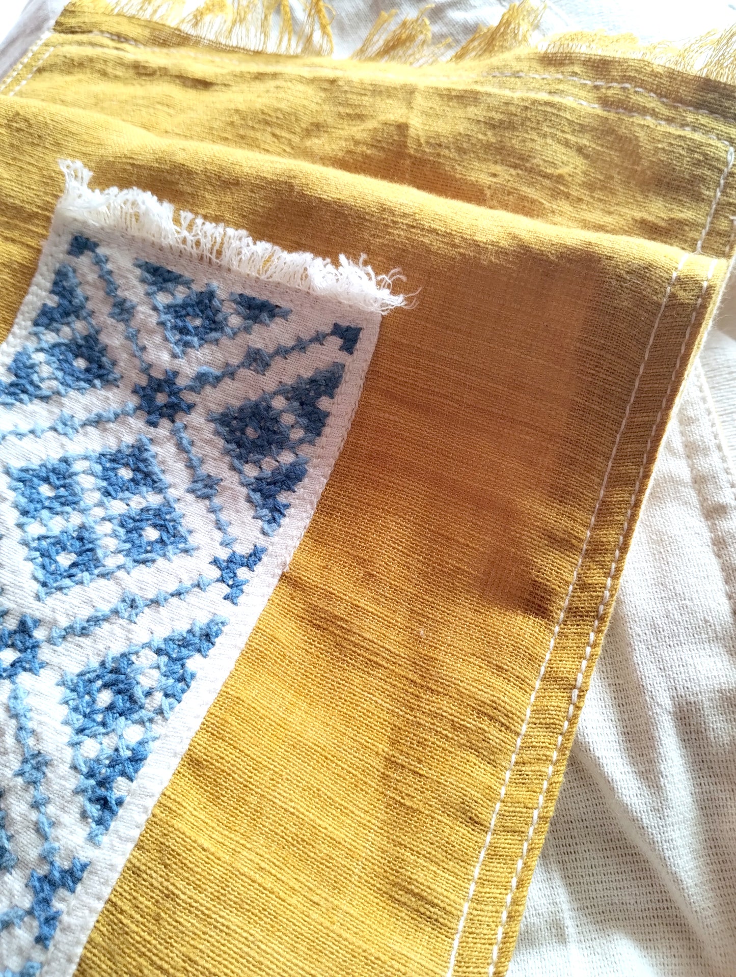 Table/Bed Runner (Pelicon x Indigo) - Handcrafted Cotton – Artisan-Woven on Pedal Loom in Oaxaca